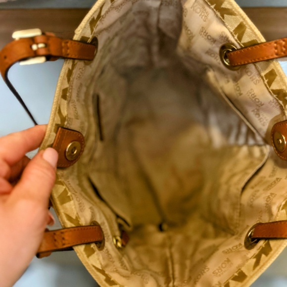 Michael Kors medium canvas bag - Picture 4 of 10